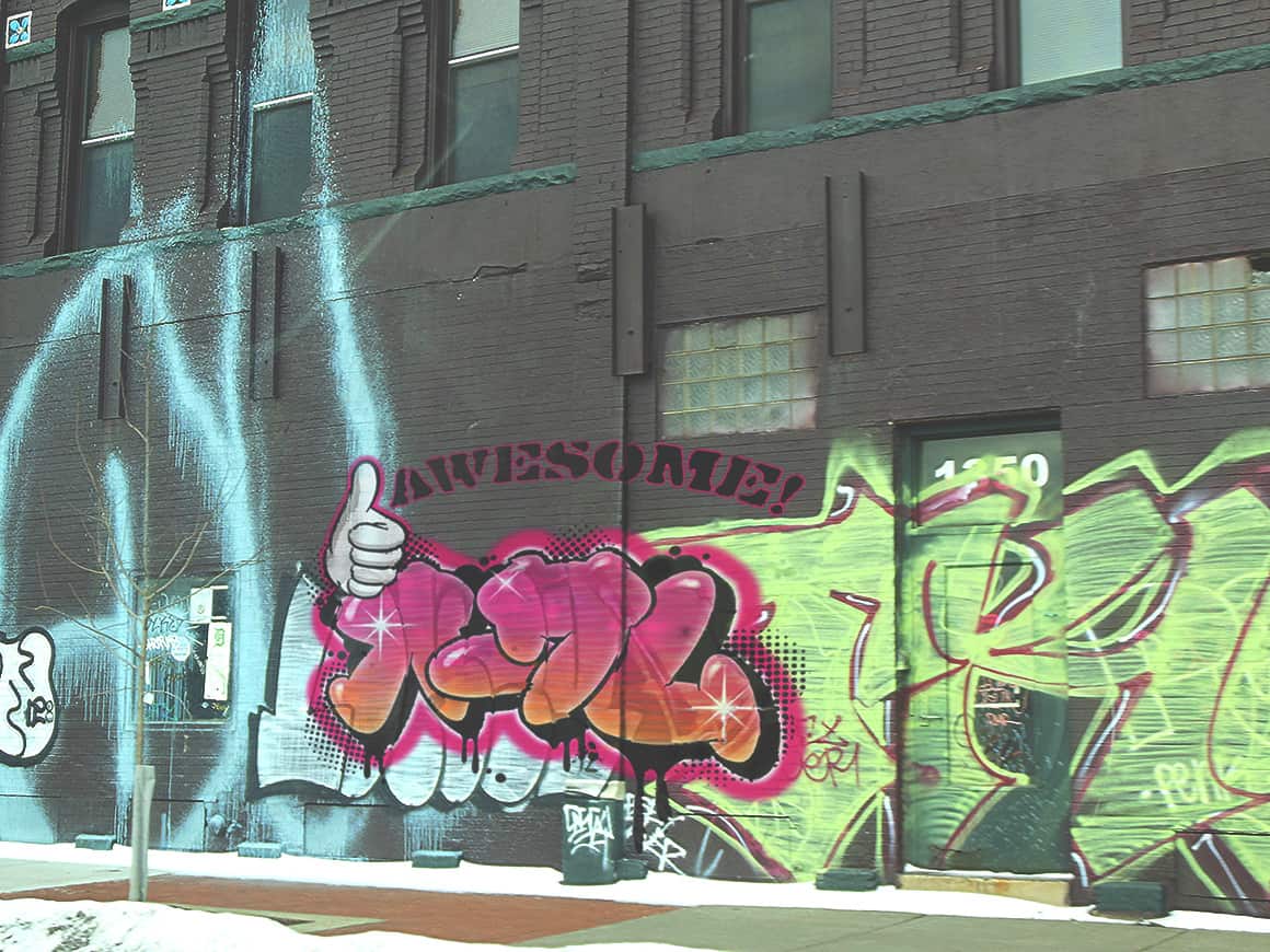 デトロイトダウンタウンの壁に描かれたオリジナルレタリングのカタカナグラフィティ（アートスタイルの落書き）の写真③